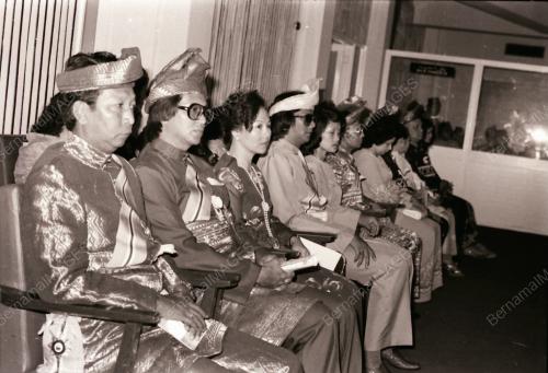 PERSIDANGAN DEWAN UNDANGAN