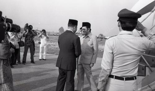 DR. MAHATHIR MOHAMAD