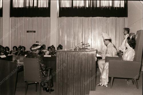 PERSIDANGAN DEWAN UNDANGAN