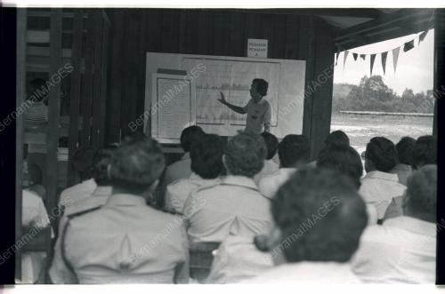 MENTERI
