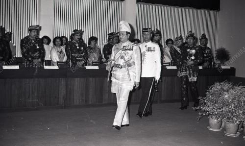 SIDANG DEWAN UNDANGAN NEGERI