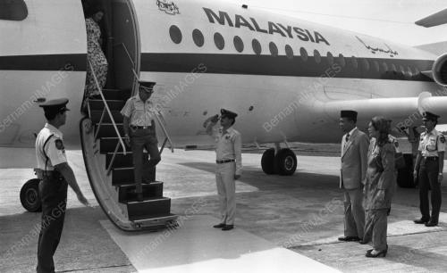 TG02_23092015_KETIBAAN_AGONG
