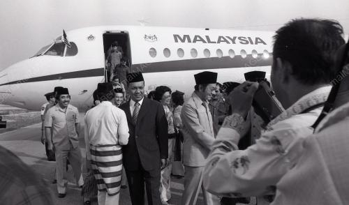 DR. MAHATHIR MOHAMAD