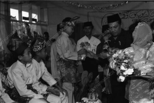 MAJLIS BERKHATAN