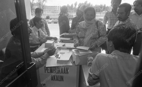 TG04_05022015_BANK_BUKA