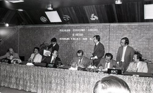 WAN MOKHTAR AHMAD
