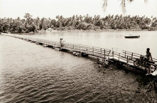JAMBATANG TERAPUNG