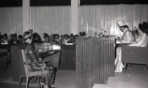 SIDANG DEWAN UNDANGAN NEGERI