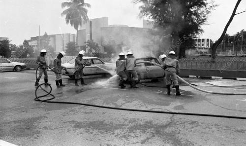 TG04_24062019_KERETA_TERBAKAR