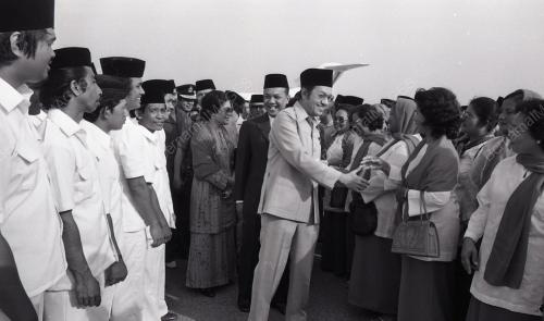 DR. MAHATHIR MOHAMAD