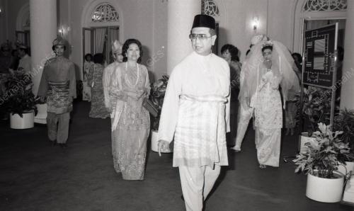 ISTIADAT BERSIRAM DAN SANTAP