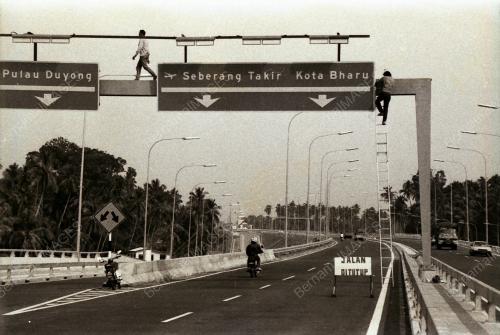 JAMBATAN SUNGAI TERENGGANU MULA DIBUKA