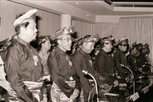 PERSIDANGAN DEWAN UNDANGAN