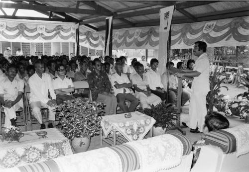 Manan Othman sampaikan bantuan