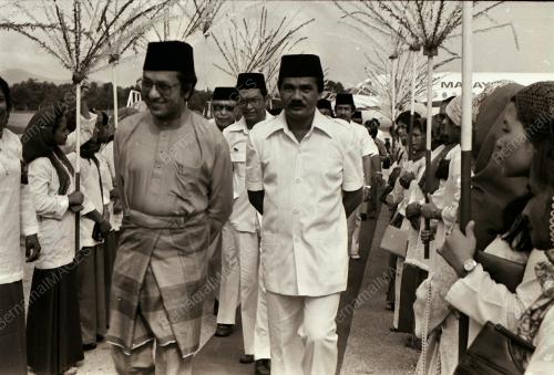 DATUK SERI DR. MAHATHIR BIN MOHAMAD