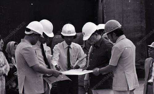 TAPAK PERINDUSTRIAN PETROLIUM