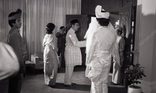 ISTIADAT BERSIRAM DAN SANTAP