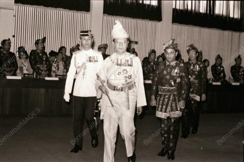 PERSIDANGAN DEWAN UNDANGAN