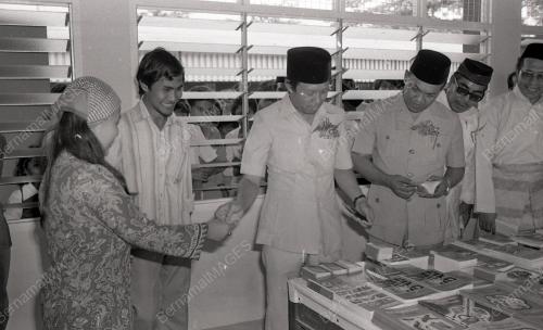 SEKOLAH