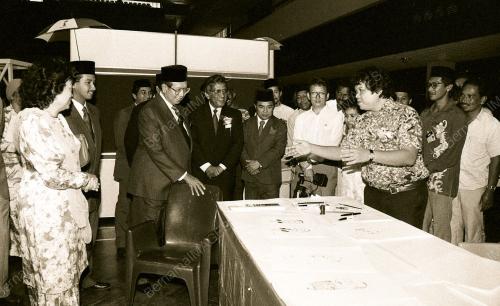 TG06_160390_PAMERAN