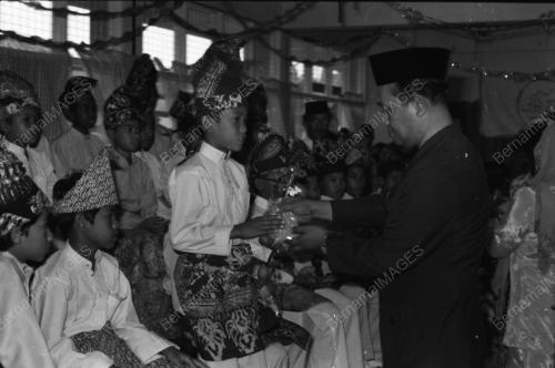 MAJLIS BERKHATAN