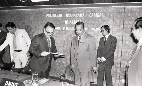 WAN MOKHTAR AHMAD