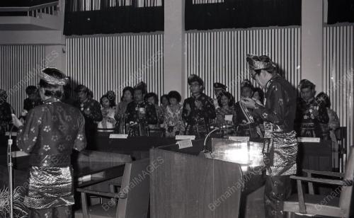 SIDANG DEWAN UNDANGAN NEGERI