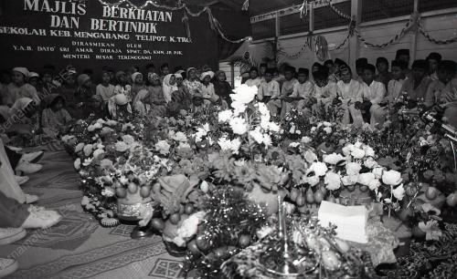 MAJLIS BERKHATAN DAN BERTINDIK