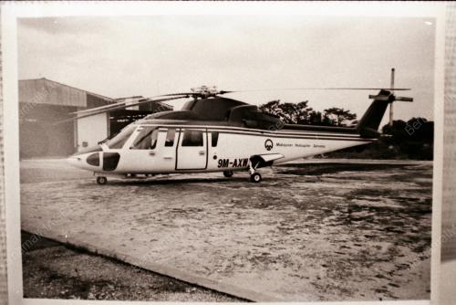 HELIKOPTER MENDARAT CEMAS DI LAUT