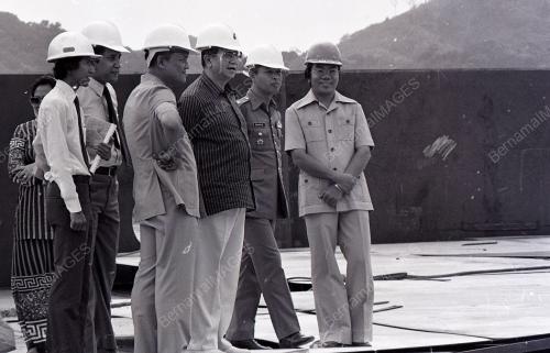 TAPAK PERINDUSTRIAN PETROLIUM