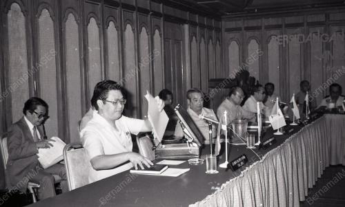 PERSIDANGAN MENTERI BESAR