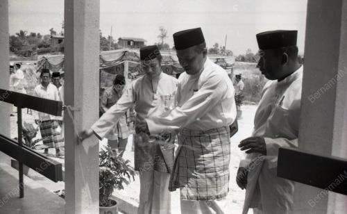 WAN MOKHTAR AHMAD