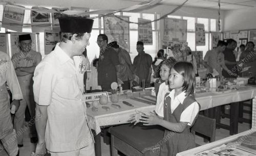 SEKOLAH