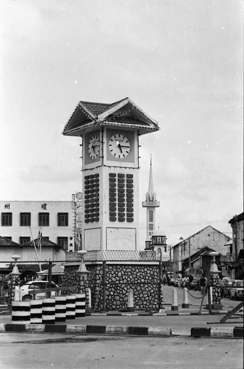 JAM BESAR
