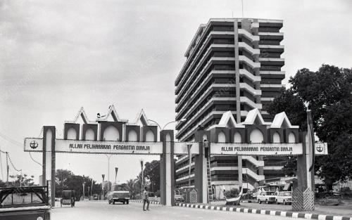 MELETAK KERJA