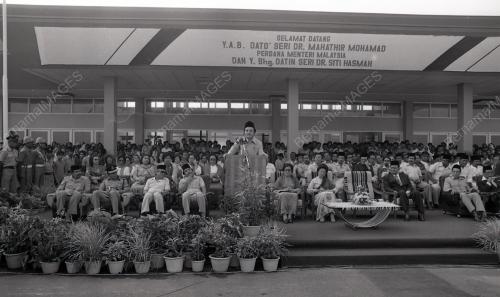 DR. MAHATHIR MOHAMAD