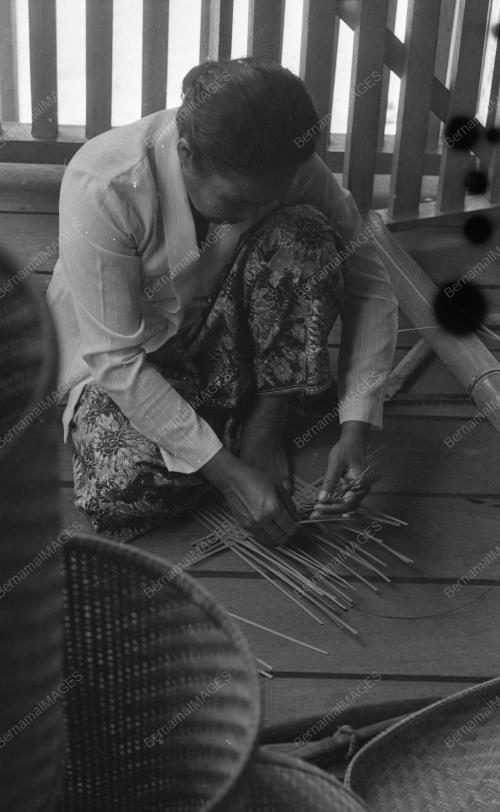 TG10_26012015_PERUSAHAAN
