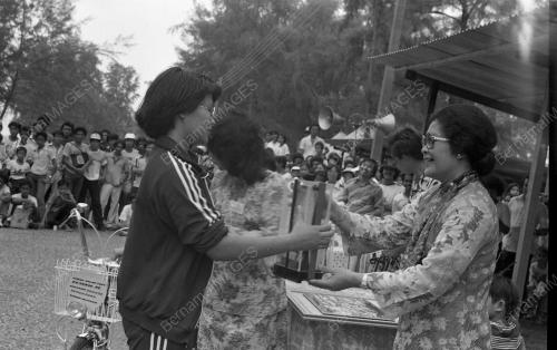 PERLUMBAAN JALAN KAKI KESUMIN