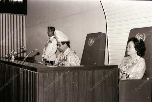 PERSIDANGAN DEWAN UNDANGAN