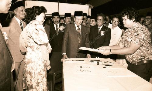 TG11_160390_PAMERAN