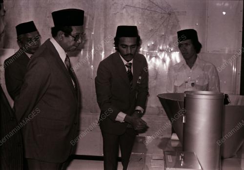SULTAN MAHMUD AL-MUKTAFI BILLAH SHAH