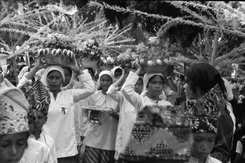 MAJLIS BERKHATAN