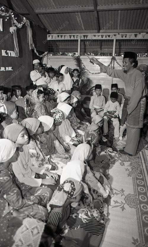 MAJLIS BERKHATAN DAN BERTINDIK