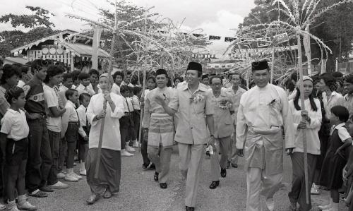SEKOLAH