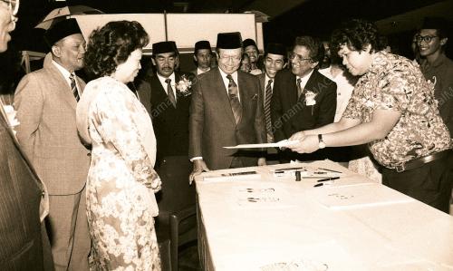 TG12_160390_PAMERAN
