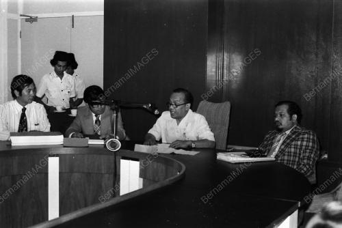 WAN MOKHTAR AHMAD