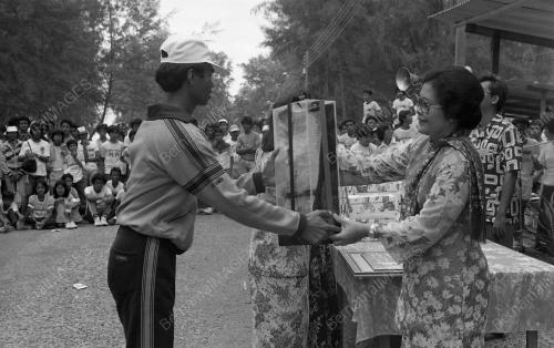 PERLUMBAAN JALAN KAKI KESUMIN
