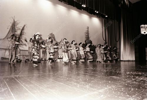 TG15_22111980_PESTA_SENI