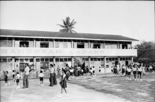SEKOLAH
