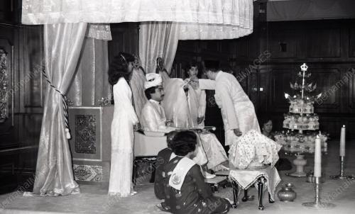 ISTIADAT BERSIRAM DAN SANTAP